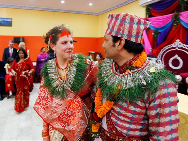 Tin tức trong ngày - Nepal: Những đám cưới giữa lòng động đất kinh hoàng