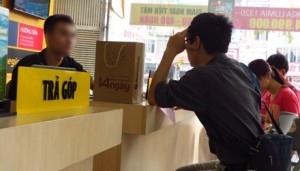 Kinh doanh - Vay tiêu dùng: Cẩn trọng "bẫy" lãi suất