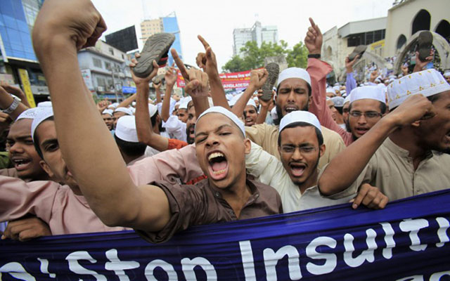 Tin tức trong ngày - Đóng clip nhái theo IS, thầy và trò vướng vòng lao lý