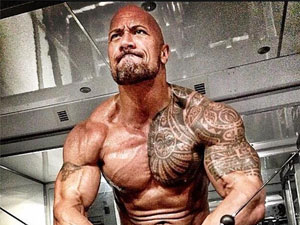 Làm đẹp - Giật mình với chế độ ăn của nam diễn viên The Rock