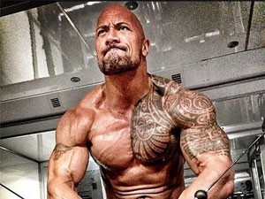 Làm đẹp - Giật mình với chế độ ăn của nam diễn viên The Rock