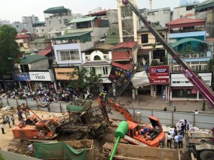 Tin tức trong ngày - Vụ sập cần cẩu: Công an Hà Nội vào cuộc điều tra