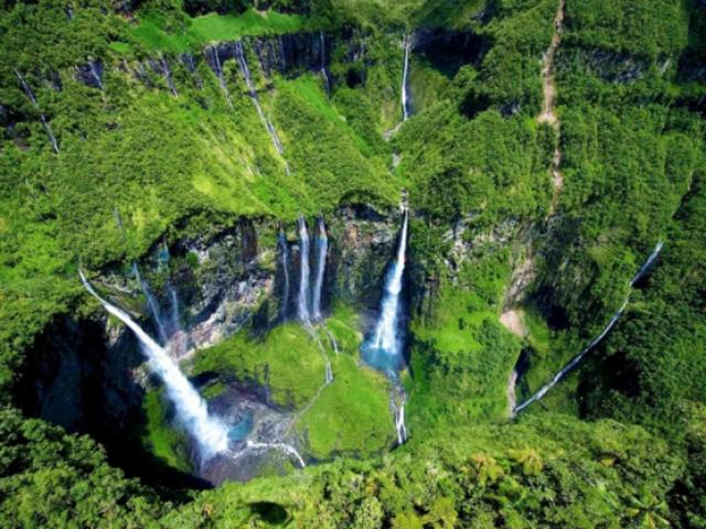 Điểm du lịch - Mê đắm vẻ đẹp 20 thác nước quyến rũ nhất thế giới