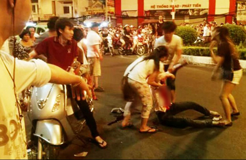 Pháp luật - Đâm chết 2 người ở quán cà phê, hung thủ chỉ mất 3 phút