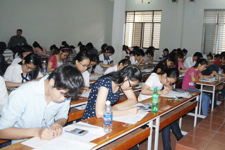 Tuyển sinh 2018 - Trường ĐH Luật TP.HCM công bố đề kiểm tra năng lực minh họa