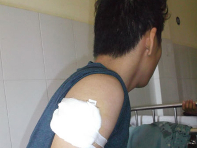 Pháp luật - Nữ quái thuê giang hồ xử nam thanh niên vì tranh bạn gái?