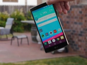 Video: Thử độ bền LG G4 bằng cách thả rơi