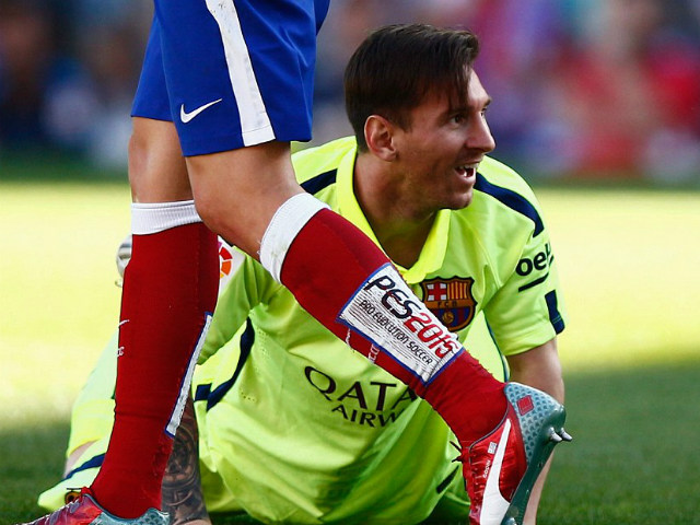 Bóng đá - Atletico may mắn thoát penalty trước Barca