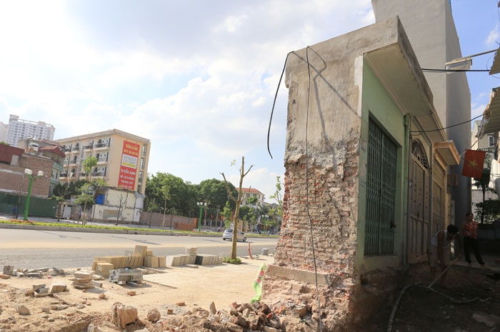 Tin tức trong ngày - Ảnh: Nhà kỳ dị trên “con đường đắt nhất hành tinh” ở HN