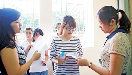 Giáo dục - du học - Tuyển sinh 2015: Các trường 'dài cổ' chờ dữ liệu