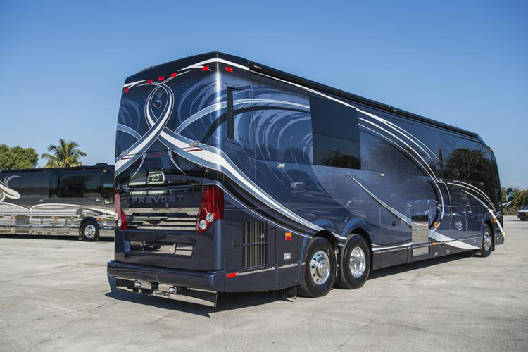 Xe xịn - Mê mẩn ngắm 'biệt thự di động' bên trong xe gia đình