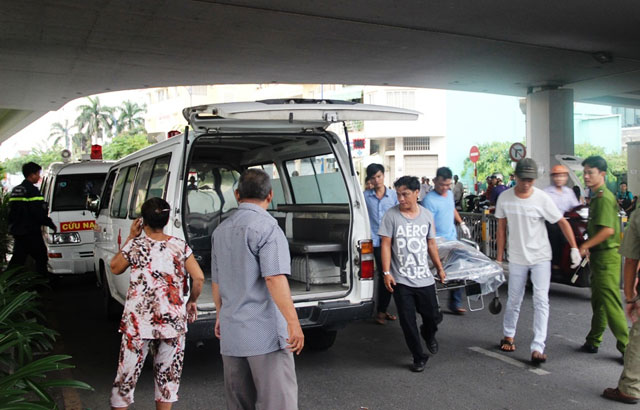 Tin tức trong ngày - “Giải nhiệt” dưới kênh sau cuộc nhậu, một người tử vong