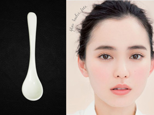 Bí quyết làm đẹp - Da căng đẹp, hết nếp nhăn nhờ mát xa bằng... thìa
