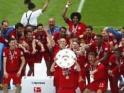 Bóng đá - Cầu thủ Bayern &quot;tắm bia&quot; trong ngày nhận Đĩa bạc