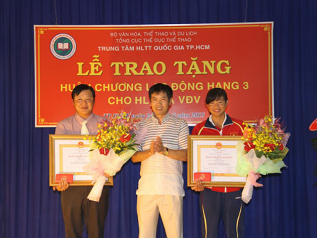 Thể thao - Thầy trò Ánh Viên nhận Huân chương Lao động hạng Ba