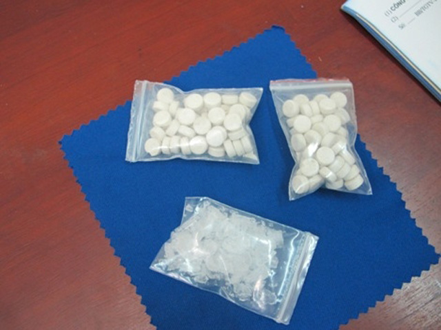 Pháp luật - Bố ép con trai chở đi mua ma túy trước ngày cưới