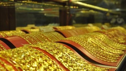 Tài chính - Bất động sản - Tỷ giá sắp kịch trần, vàng sát mốc 34 triệu