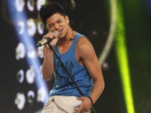 Ca nhạc - MTV - Hot boy Việt kiều cởi áo khoe cơ bắp, quyến rũ Hồng Nhung