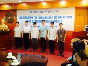 Giáo dục - du học - Vinh danh những “người hùng” trở về từ cuộc thi Olympic Tin học Châu Á