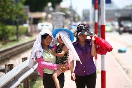 Tin tức trong ngày - Miền Bắc nắng nóng đến hết ngày 30.5