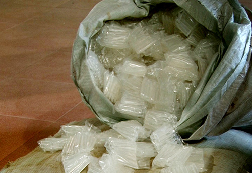 Thị trường - Tiêu dùng - Bắt giữ hơn 1,6 tấn thuốc kích thích tăng trưởng giá đỗ