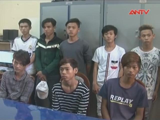 Video An ninh - Thiếu niên hỗn chiến dưới chân cầu, 2 người thương vong