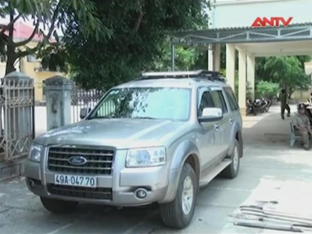 Pháp luật - Bắt “tiểu đội” vác hung khí, lái ôtô đi bảo kê đánh bạc