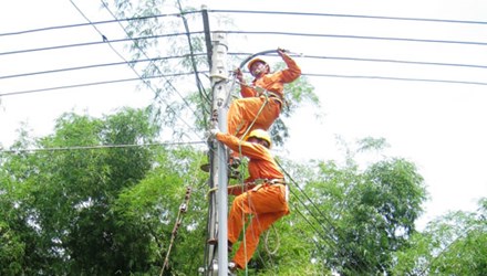 Tin tức trong ngày - Không cắt điện nếu nhiệt độ trên 36 độ C