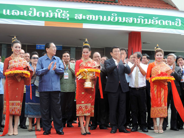 Tài chính - Bất động sản - Bầu Đức khánh thành sân bay 36 triệu USD tại Lào