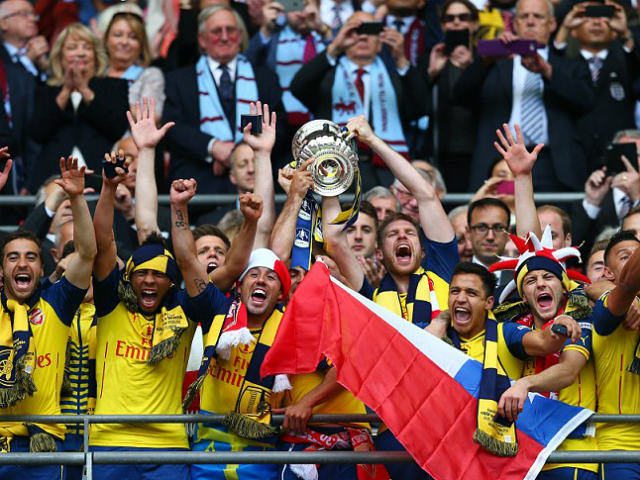 Bóng đá Ngoại hạng Anh - Thầy trò Wenger hân hoan đón chào FA Cup thứ 12