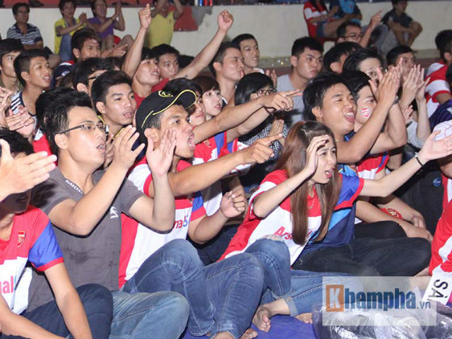 Bóng đá - "Rừng" fan Việt tưng bừng mừng Arsenal làm nên lịch sử