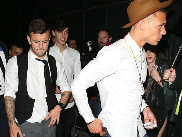 Bóng đá - Sao Arsenal thâu đêm ăn mừng chức vô địch FA