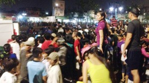 Tin tức trong ngày - TP.HCM: Dân vây kín kênh xem vớt xác chết