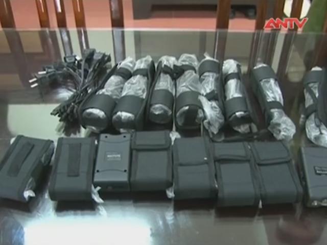 Video An ninh - Lạng Sơn: Bắt vụ vận chuyển 20 dùi cui điện trong đêm
