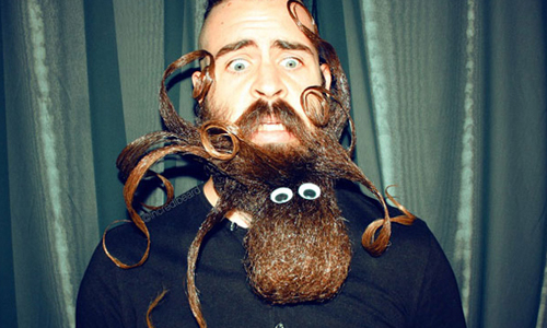 Phi thường - kỳ quặc - Chàng trai gây sốc với bộ râu "biến hóa vô biên"