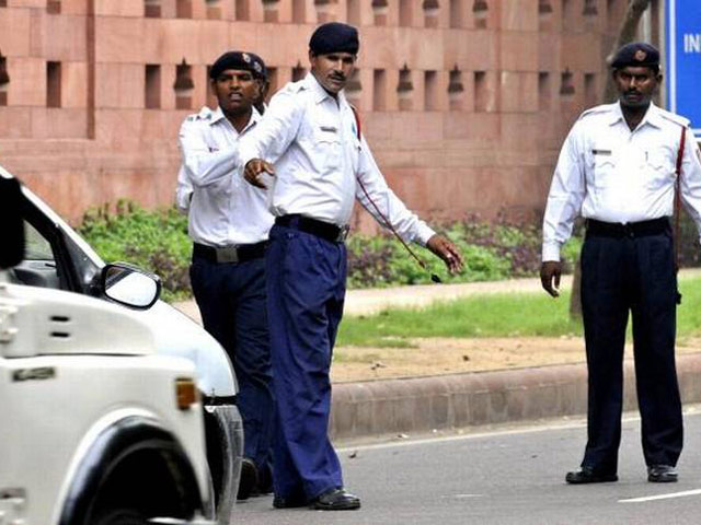 Thủ đô Ấn Độ “khai tử” Uber, gài bẫy tài xế