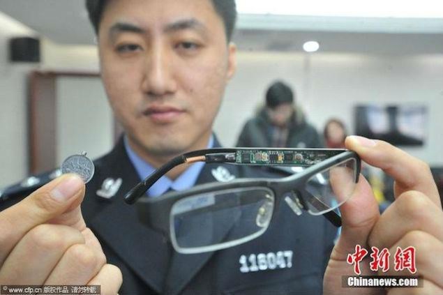 Bất ngờ với đồ nghề quay cóp “siêu tinh vi” của sĩ tử Trung Quốc