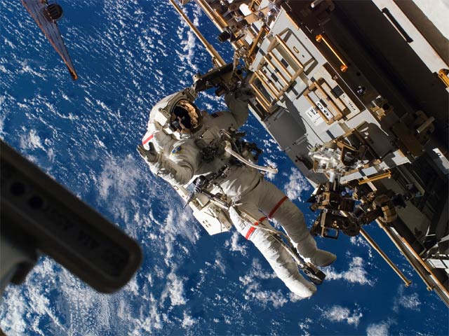 Vì sao người TQ bị “cấm cửa” ở trạm không gian ISS?