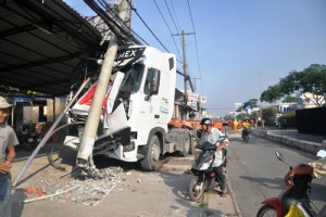 Tin tức trong ngày - Ám ảnh những thảm họa từ “hung thần” container