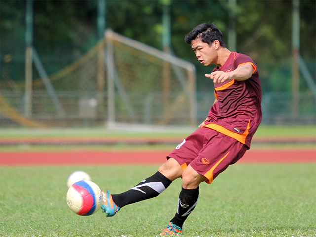 Bóng đá - U23 VN: Công Phượng một mình tập "bắn" chờ Thái Lan
