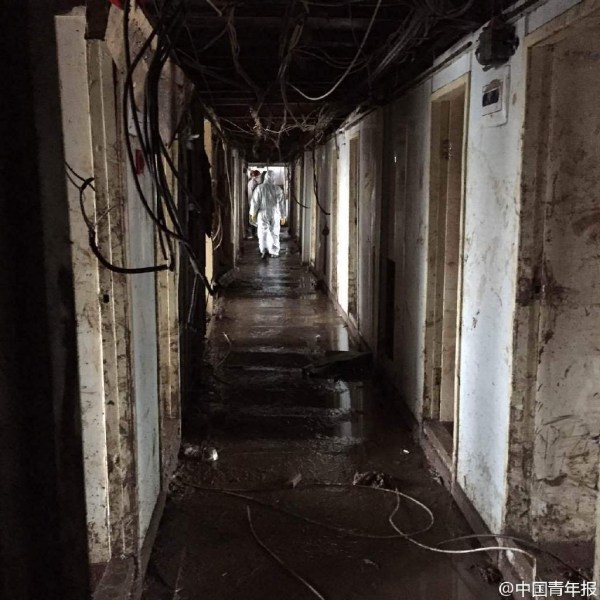 Tin tức trong ngày - Cận cảnh bên trong con tàu chìm ở Trung Quốc