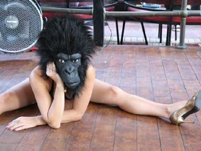 Cười 24h - Khoảnh khắc khó đỡ khi người đẹp "nổi loạn"