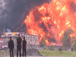 Tin tức trong ngày - Ukraine: Nổ lớn gần kho tên lửa, cứu hỏa chạy tháo thân