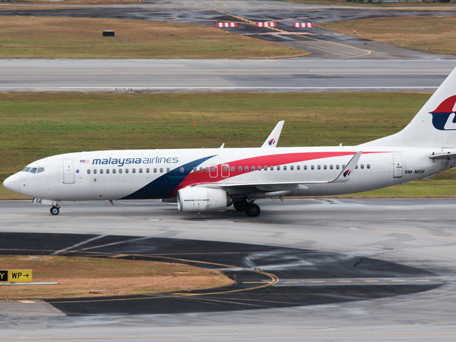 Tin tức trong ngày - Máy bay Malaysia Airline hạ cánh khẩn vì “cháy động cơ”