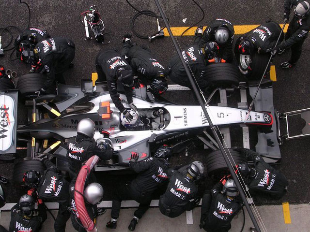 Thể thao - F1 - Tiếp nhiên liệu: Cuộc chơi chiến thuật (P2)