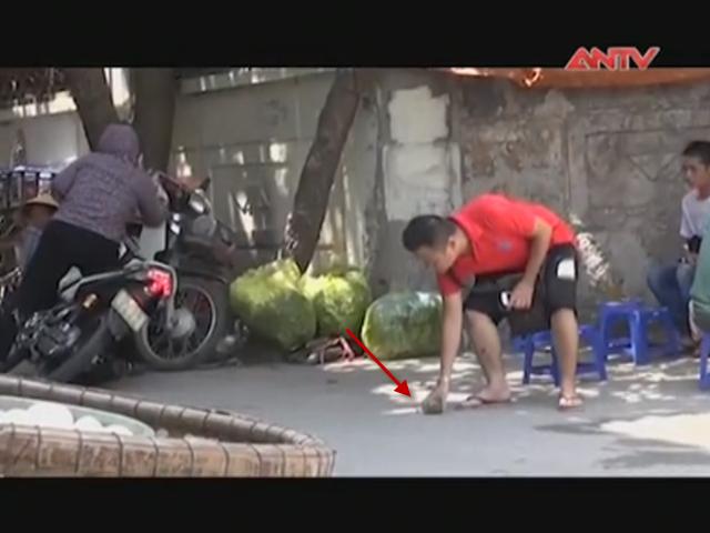 Pháp luật - Camera giấu kín: Kẻ hôi của lén lút