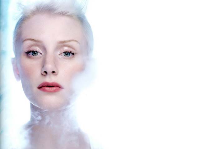 Phim - Vẻ đẹp mong manh của mỹ nhân "Thế giới khủng long"