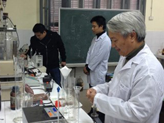 Tin tức trong ngày - Gặp người thầy "chế biến" nước sông Tô Lịch để uống