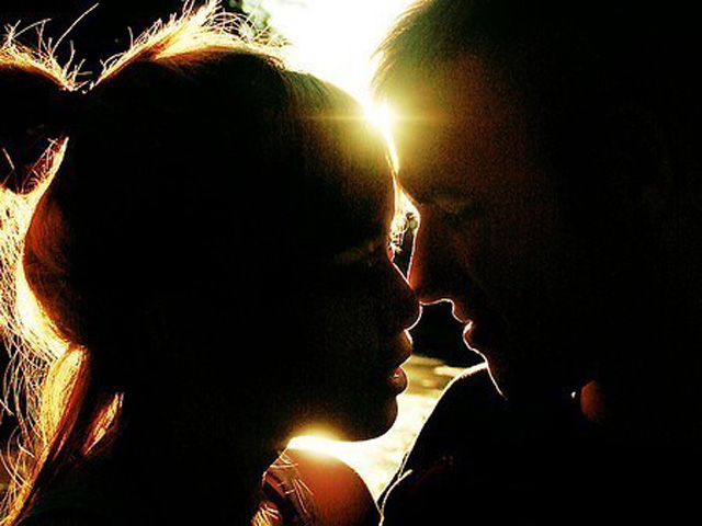 Bạn trẻ - Cuộc sống - 9 “bí kíp” để có được nụ hôn cuồng nhiệt