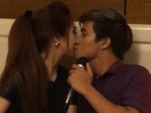 Ca nhạc - MTV - Lộ cảnh giường chiếu của Lệ Rơi và hot girl